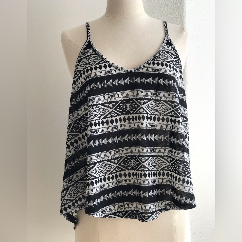 Lush Sexy Boho Chic Spathetti Strap Flowy Top Geometric Black & White size Large